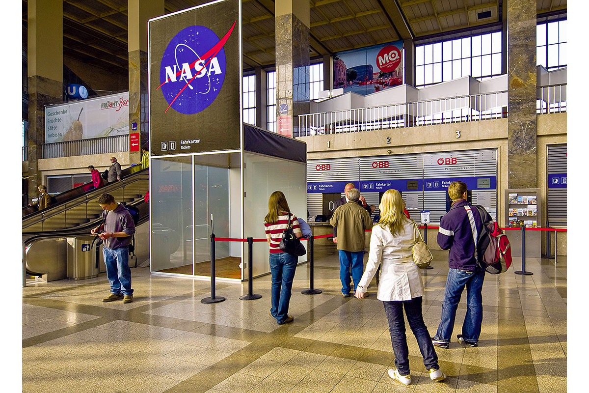 Ticket-to-the-moon_A112641